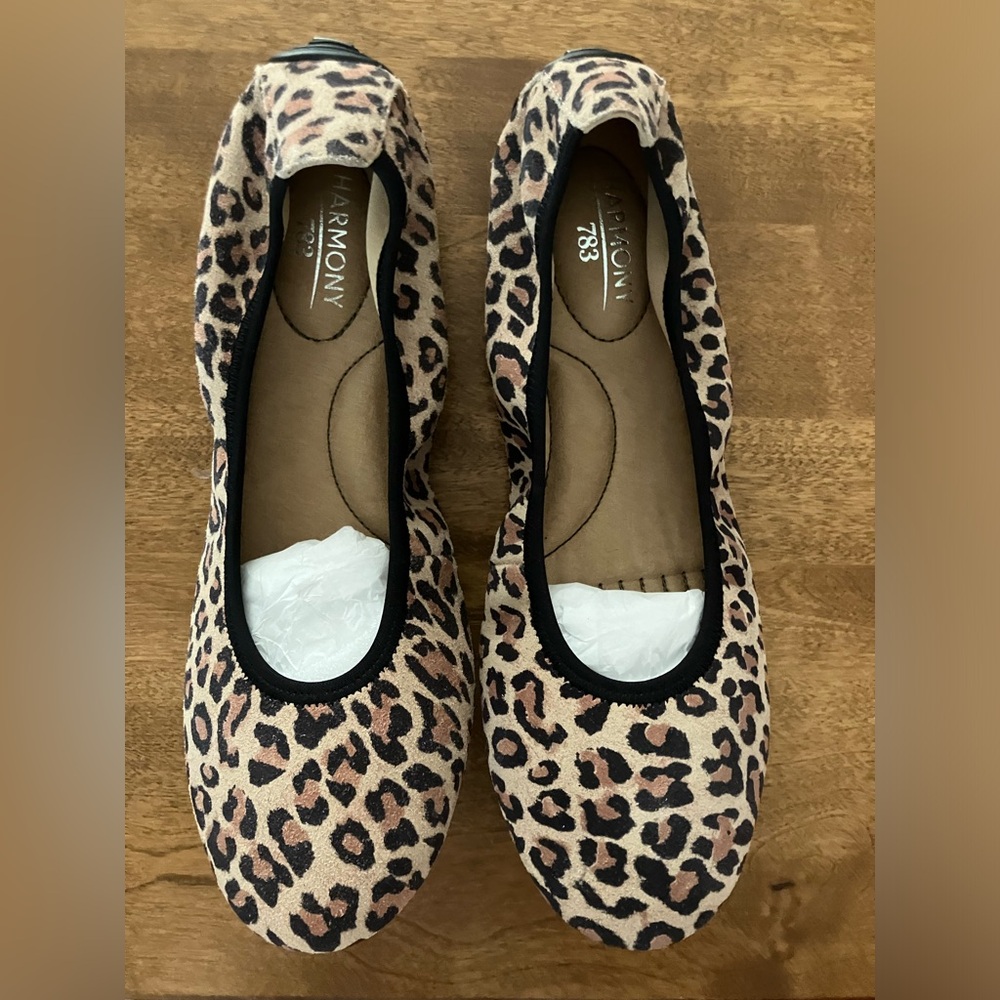 Leopard 783 Harmony Flats Women’s sz 10